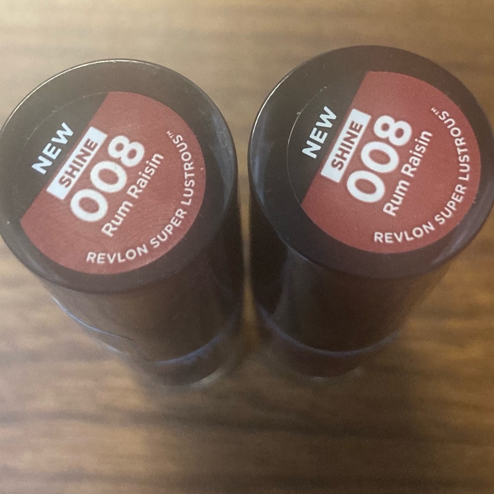 Set of 2 Revlon Glass Shine lipsticks. 008 Rum Raisin Brand New!